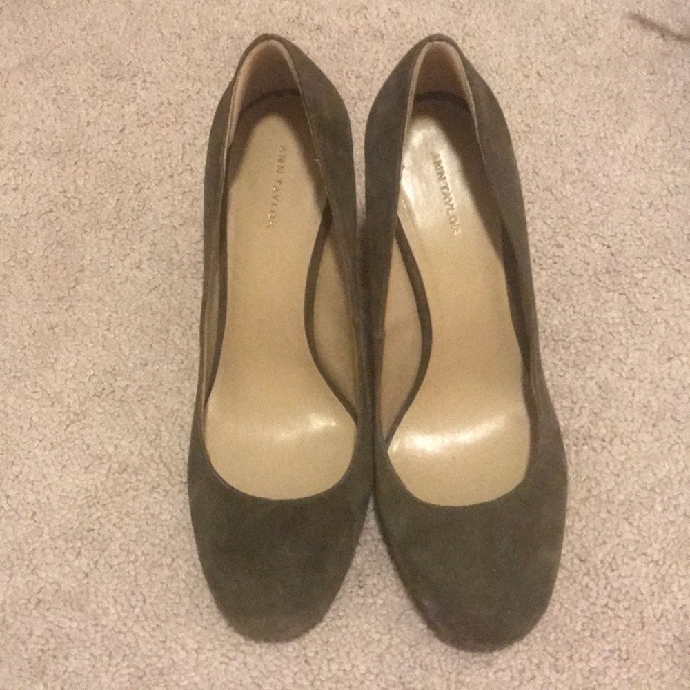 Olive green suede Ann Taylor heels